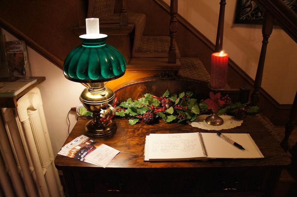 Maplecroft Bed & Breakfast Barre Экстерьер фото