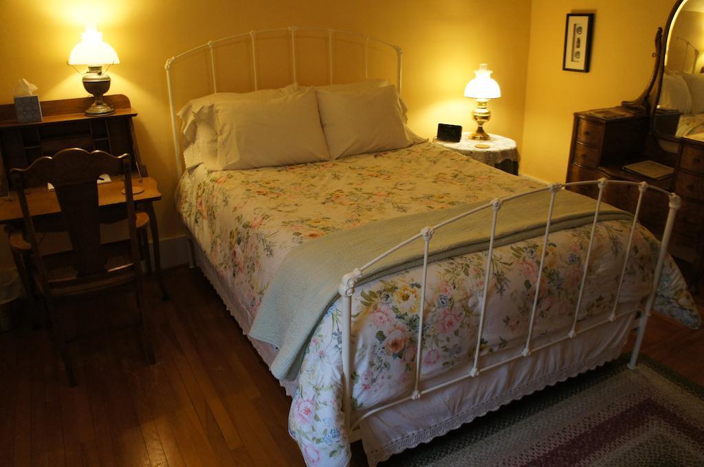 Maplecroft Bed & Breakfast Barre Номер фото
