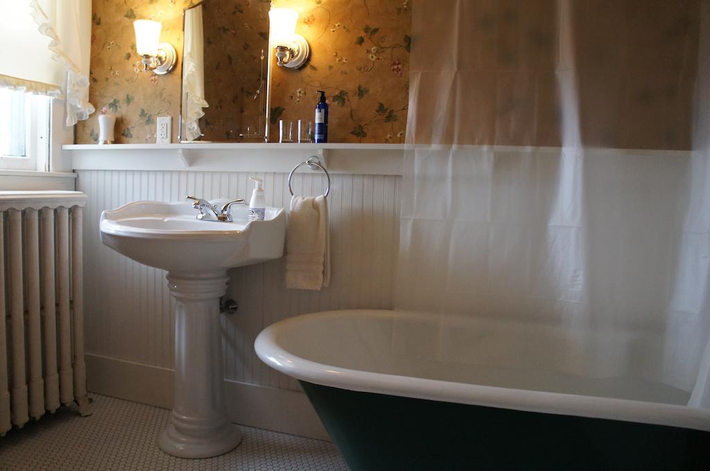 Maplecroft Bed & Breakfast Barre Номер фото