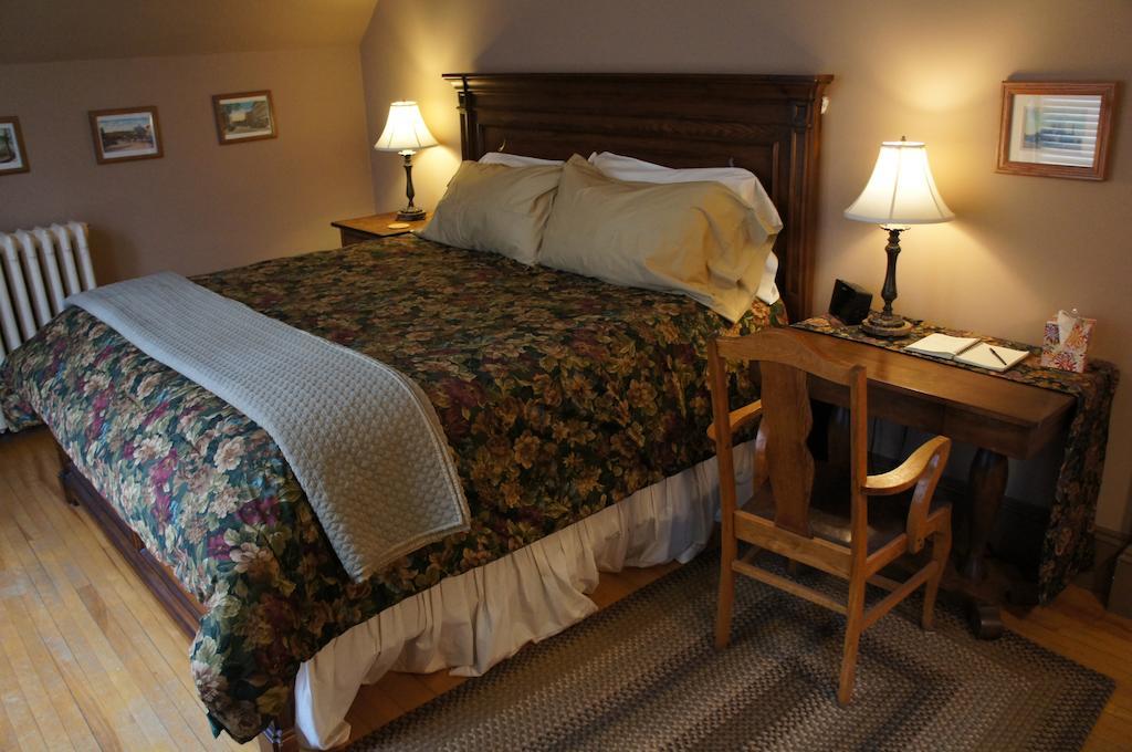 Maplecroft Bed & Breakfast Barre Номер фото